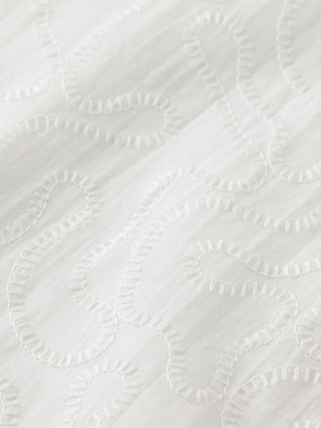 Scotch &amp; Soda Squiggle Embroidered Short Sleeve Shirt | White